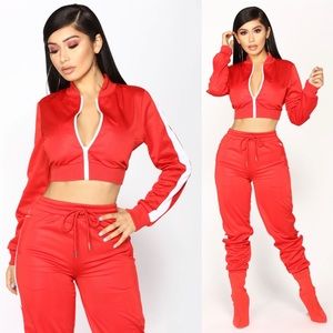 ❗️NWT- FASHION NOVA RED & WHITE CROPPED JACKET❗️